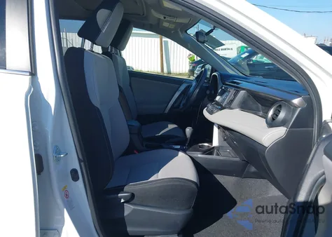 2016 Toyota Rav4 Xle z USA, uszkodzony, nr VIN JTMWFREV7GD089571